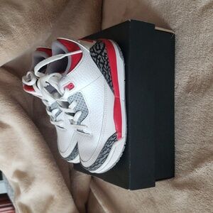 Kids Jordan’s Retro 3 size 9C